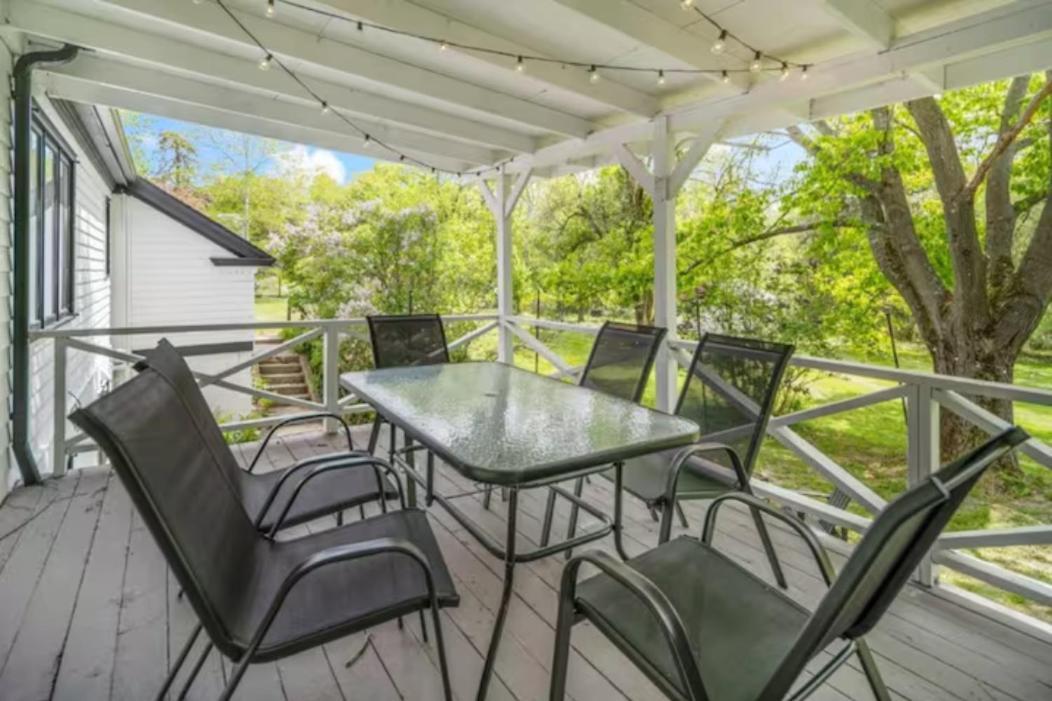Cayuga Bungalow On Lake—Sleeps 13—Outdoor Firepit Lansing Exterior photo
